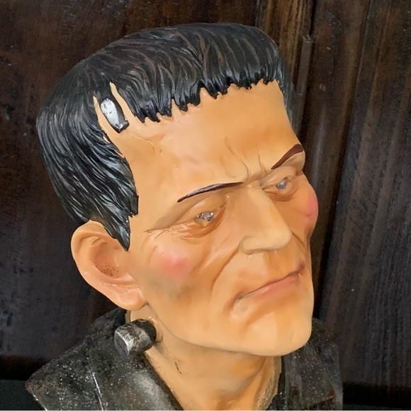 Frankenstein Bust Light Up Halloween Decor - Picture 5 of 14